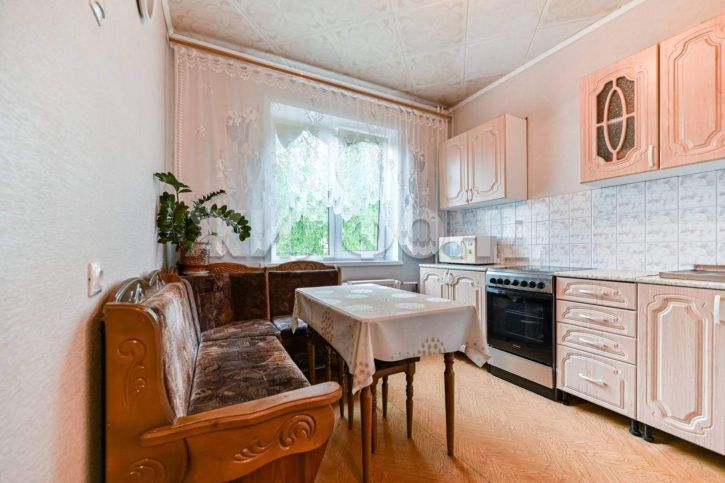 3-комн квартира Островского улица, д.8
