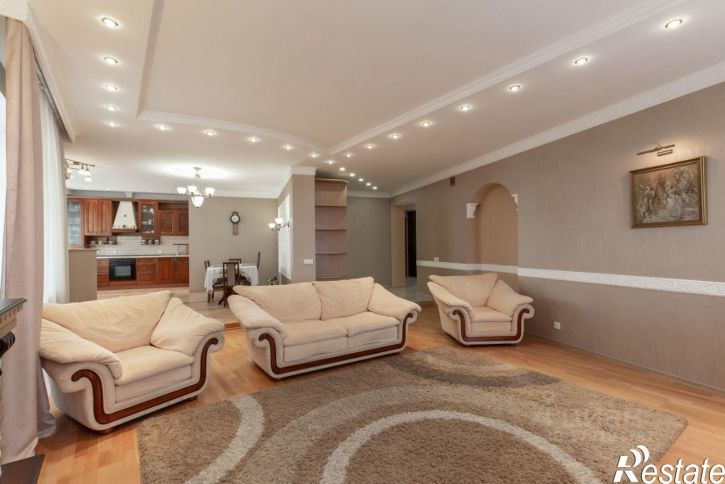 3-комн квартира улица Анатолия, 20,  д. 20