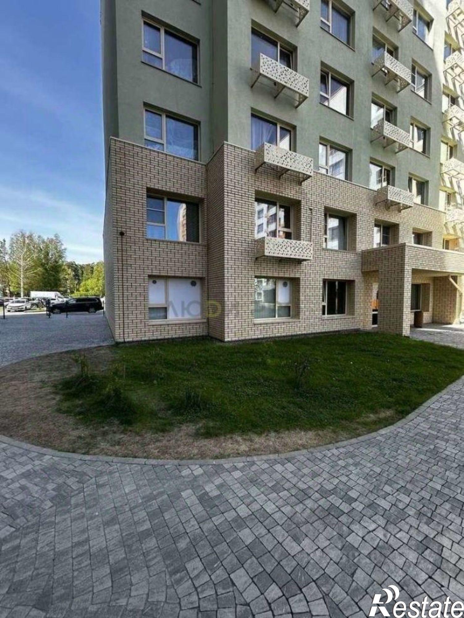 Купить торговое помещение за 12 969 200 рублей на Южный тракт, 15 2