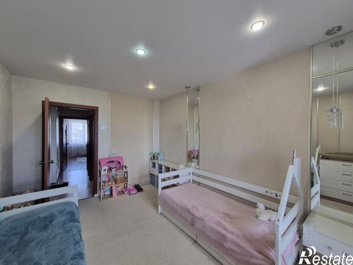 3-комн квартира улица Матросова, 10,  д. 10