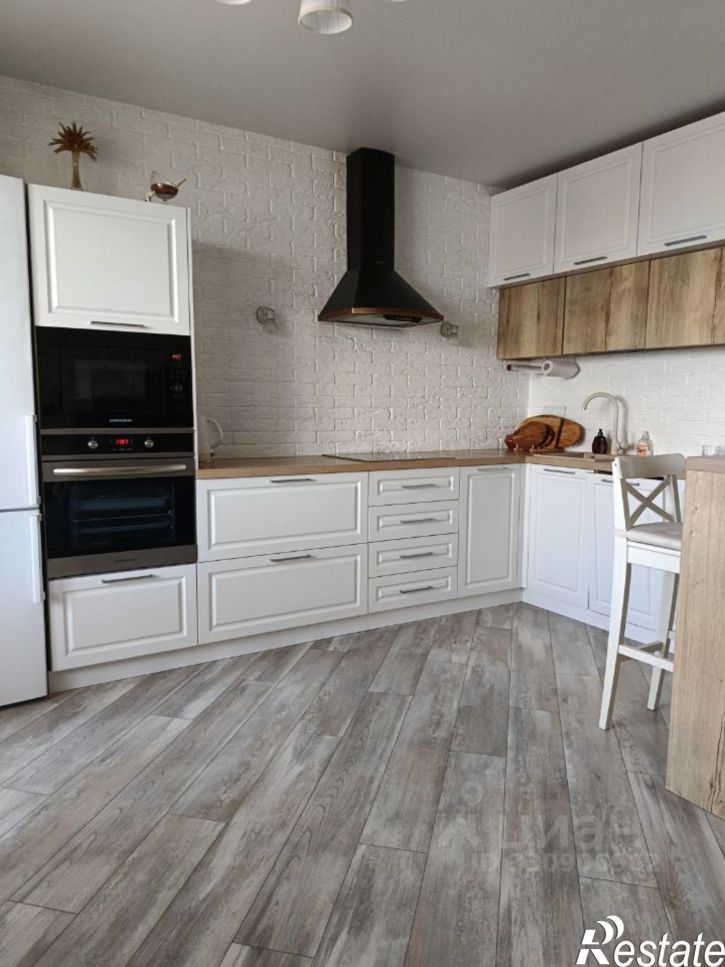 4-комн квартира ул Власихинская, 103,  д. 103