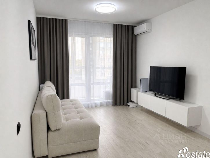 3-комн квартира улица Юрина, 204Ж,  д. 204Ж