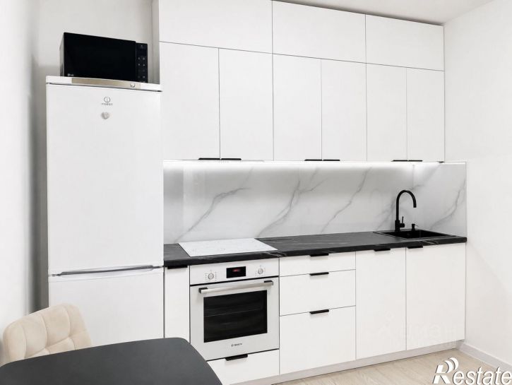 3-комн квартира улица Юрина, 204Ж,  д. 204Ж