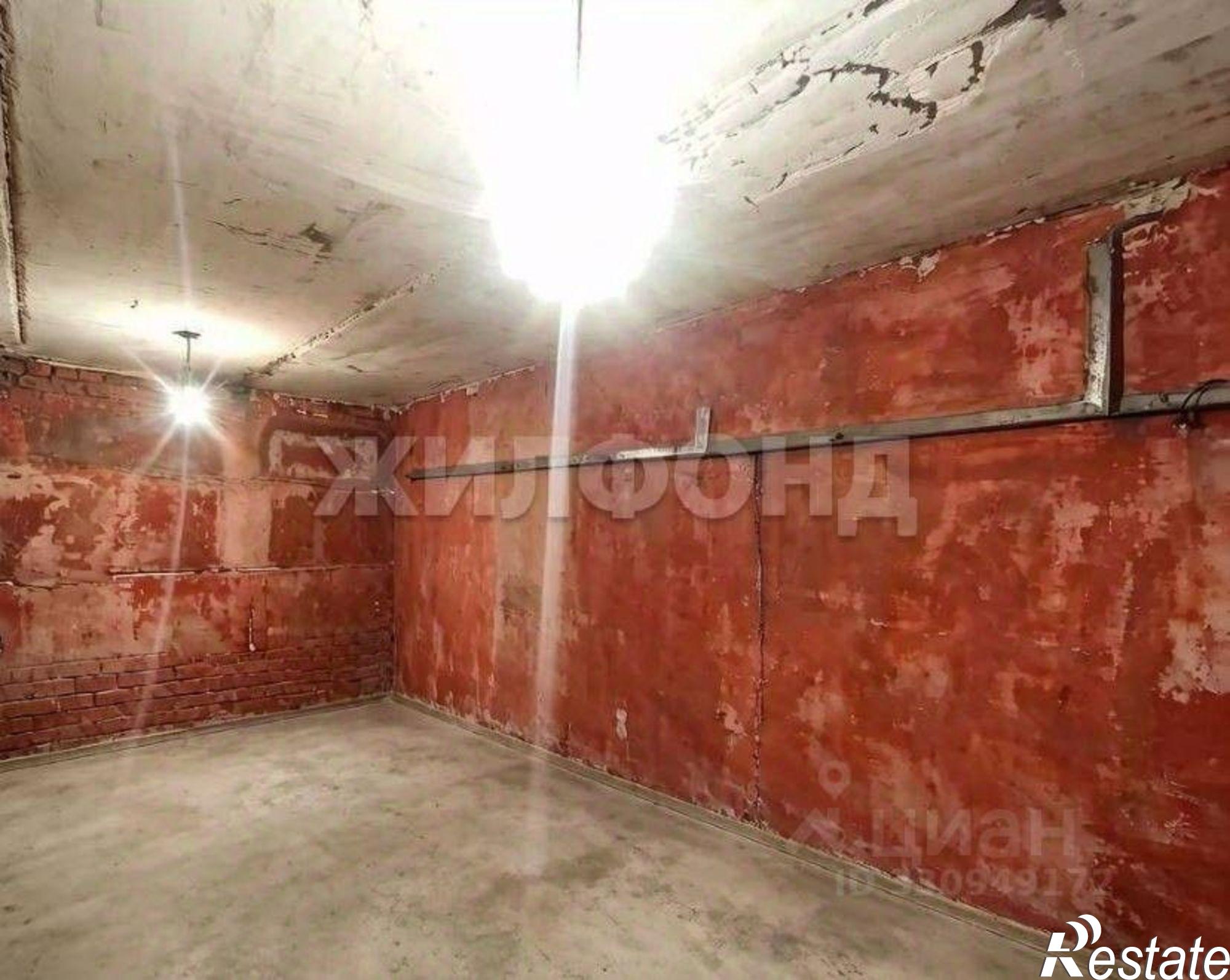 Купить гараж, место в паркинге за 579 547 рублей на ул Гущина, 164а