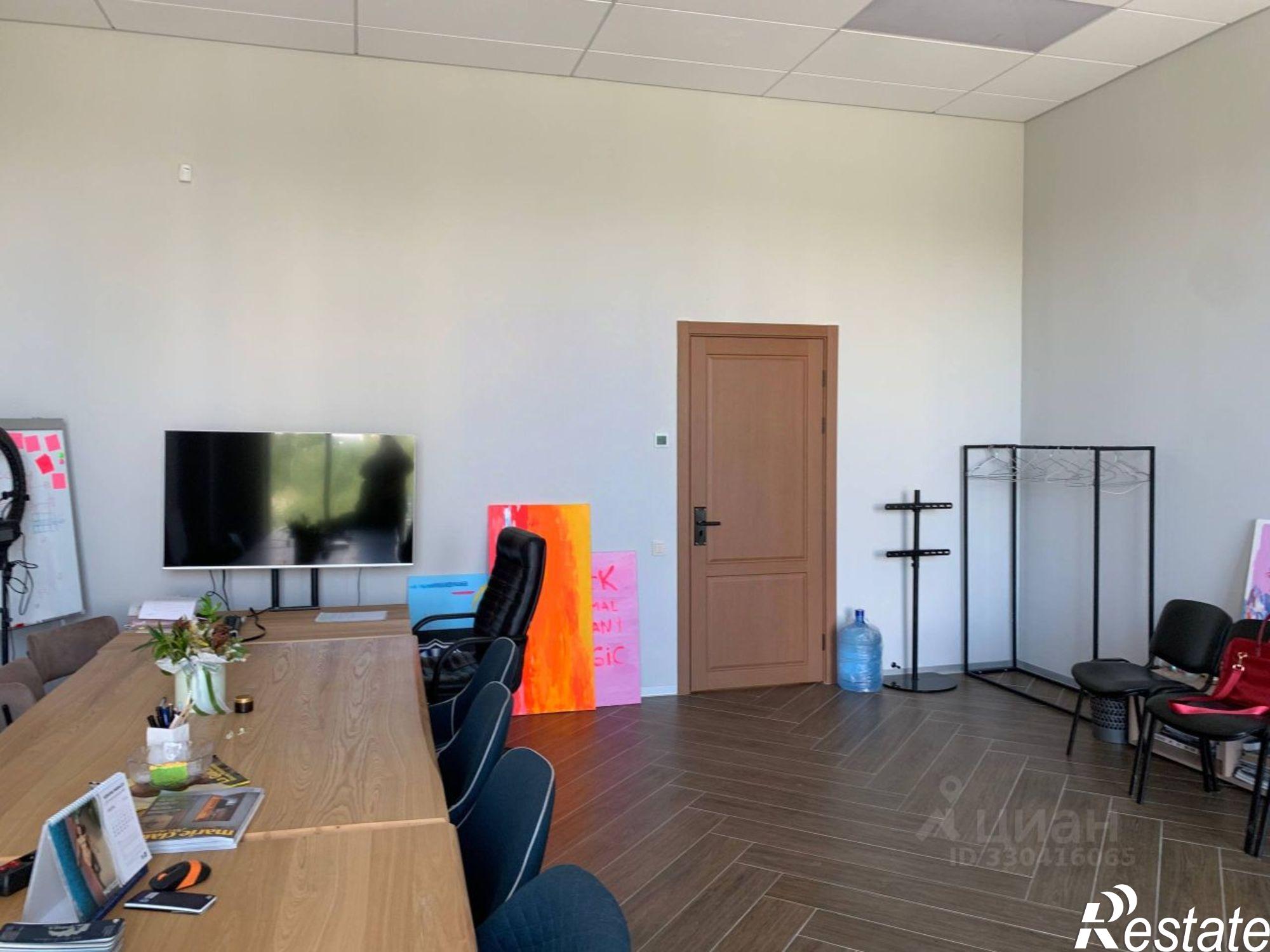 Сдать офис, помещение под офис за 29 992 рублей на проспект Строителей, 45
