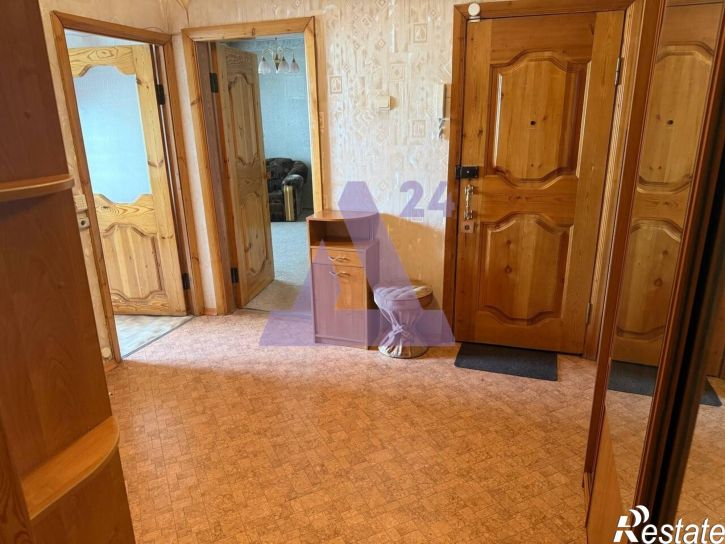 3-комн квартира улица Попова, дом 91