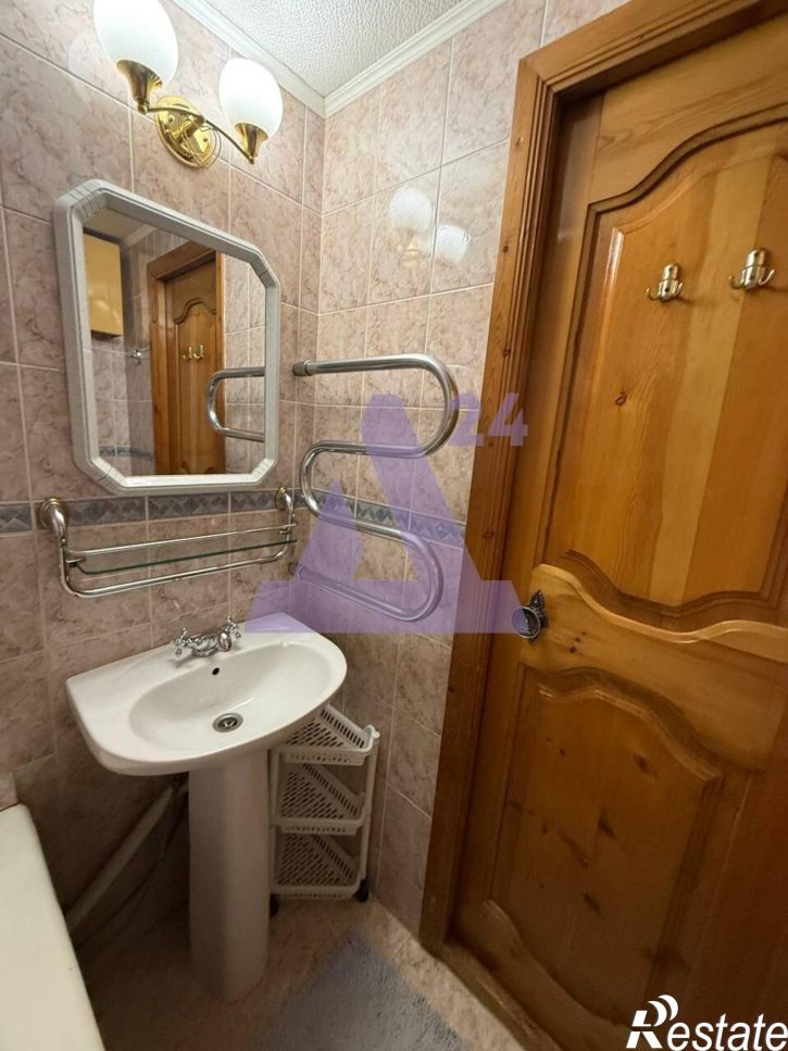 3-комн квартира улица Попова, дом 91