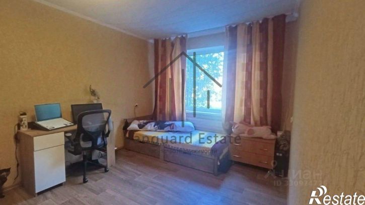 3-комн квартира улица Юрина, 305,  д. 305