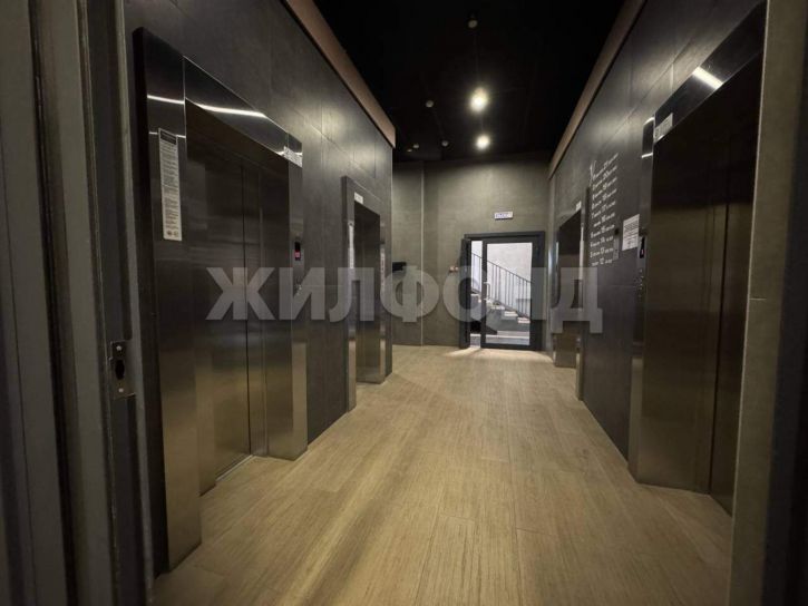 3-комн квартира Строителей проспект, д.18/1