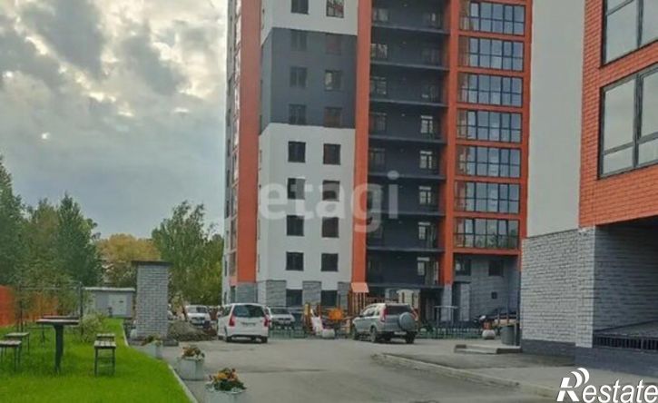 2-комн квартира улица Юрина, 168К,  д. 168К