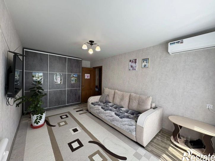 2-комн квартира ул Юрина, 204Б 2,  д. 204Б 2,  к. 2