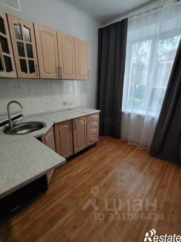 3-комн квартира улица Парижской Коммуны, 64,  д. 64