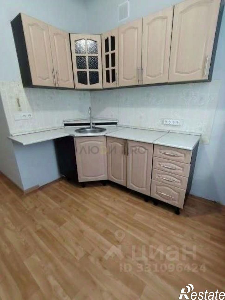 3-комн квартира улица Парижской Коммуны, 64,  д. 64