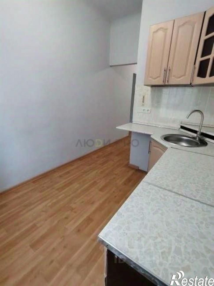 3-комн квартира улица Парижской Коммуны, 64,  д. 64