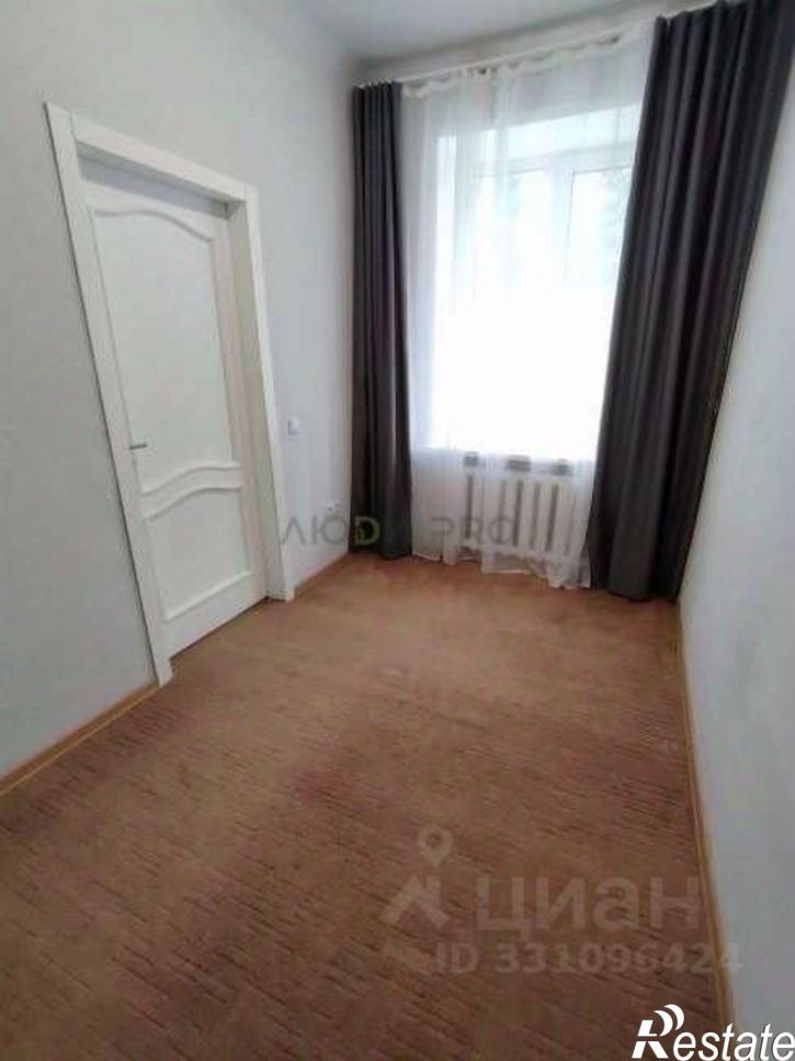 3-комн квартира улица Парижской Коммуны, 64,  д. 64
