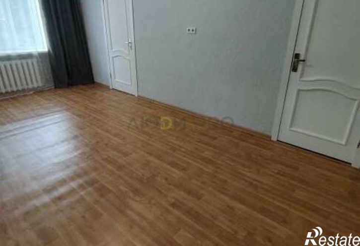 3-комн квартира улица Парижской Коммуны, 64,  д. 64
