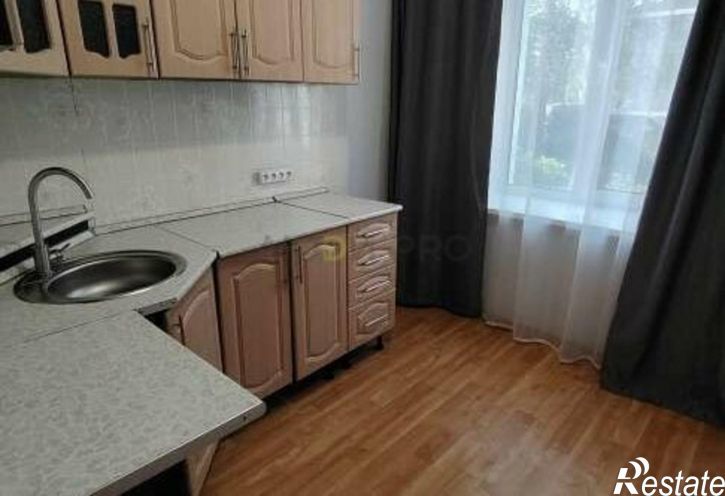 3-комн квартира улица Парижской Коммуны, 64,  д. 64
