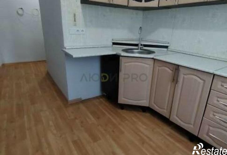 3-комн квартира улица Парижской Коммуны, 64,  д. 64