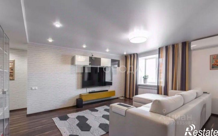 4-комн квартира Лазурная улица, 60,  д. 60
