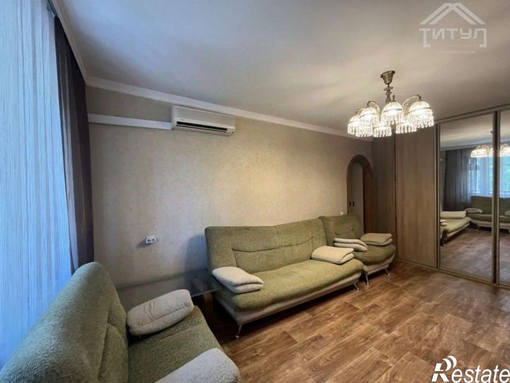 4-комн квартира ул Юрина, 244,  д. 244
