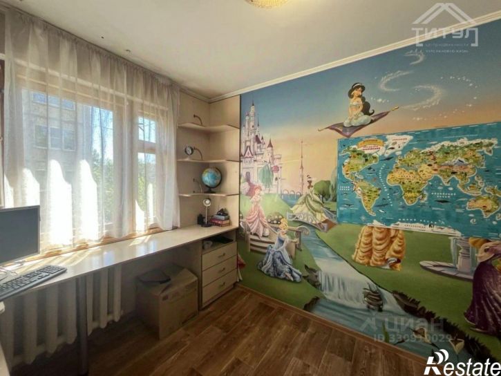 4-комн квартира ул Юрина, 244,  д. 244