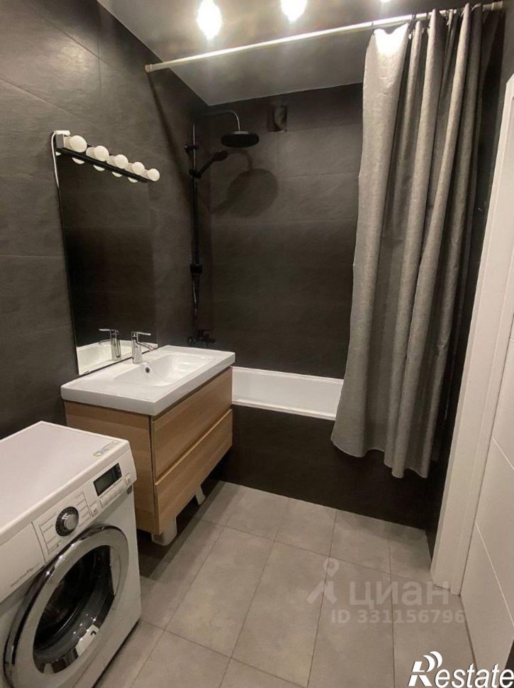 4-комн квартира Новгородская улица, 26,  д. 26