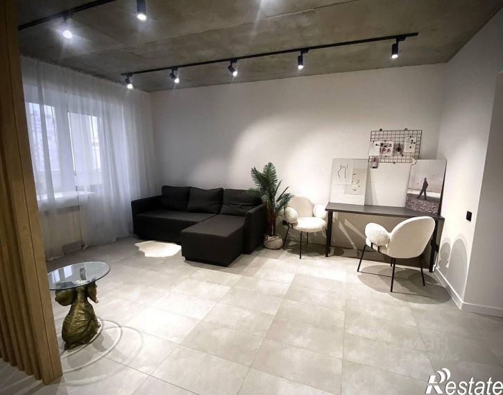 4-комн квартира Новгородская улица, 26,  д. 26