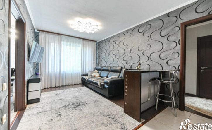 3-комн квартира улица Антона Петрова, 214,  д. 214
