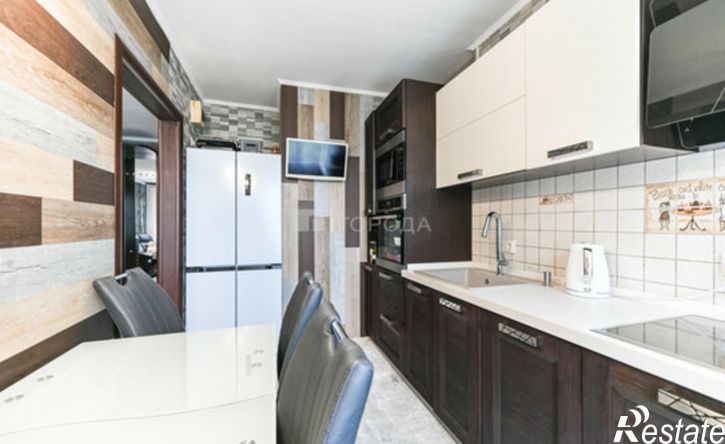 3-комн квартира улица Антона Петрова, 214,  д. 214