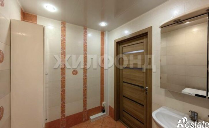 4-комн квартира улица Матросова, 10,  д. 10