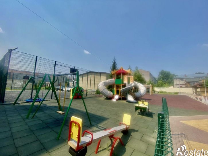 3-комн квартира улица Мерзликина, 6А,  д. 6А