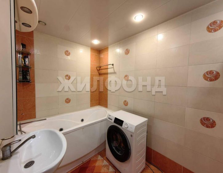 4-комн квартира Матросова улица, д.10
