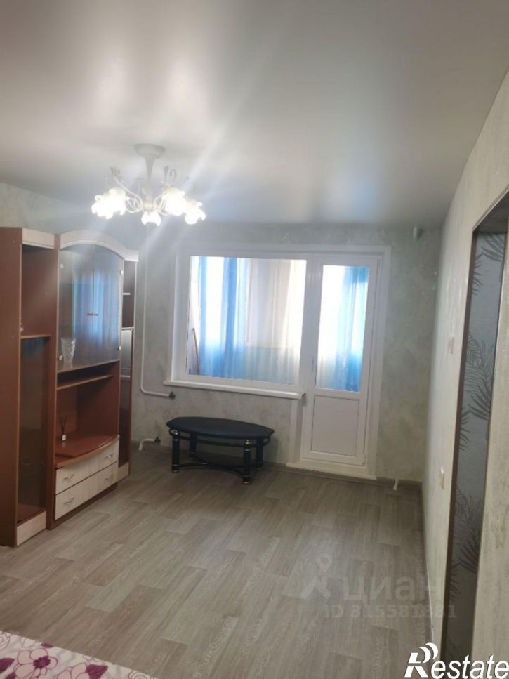 2-комн квартира улица Юрина, 305,  д. 305
