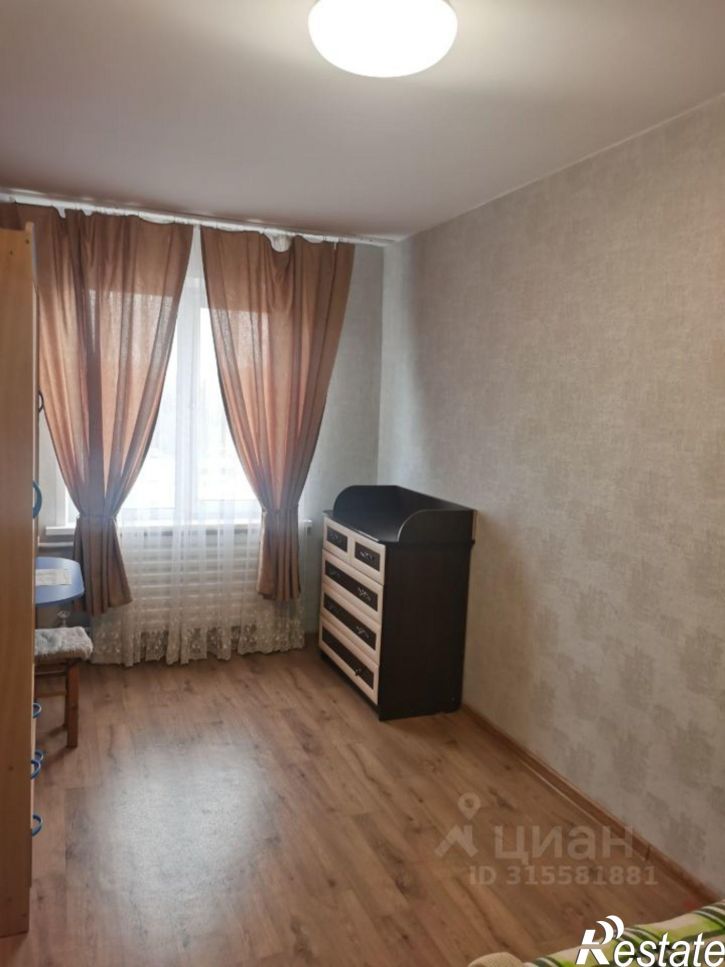 2-комн квартира улица Юрина, 305,  д. 305