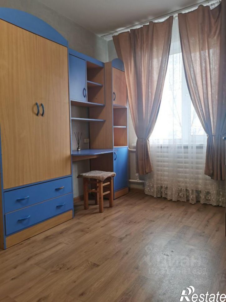 2-комн квартира улица Юрина, 305,  д. 305