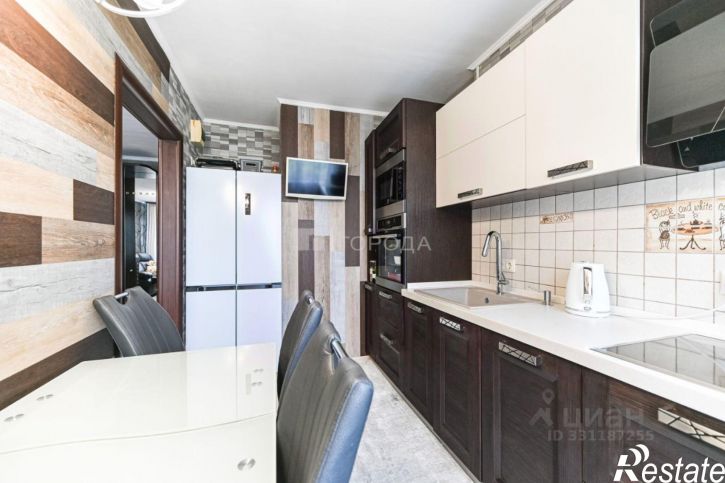 3-комн квартира улица Антона Петрова, 214,  д. 214