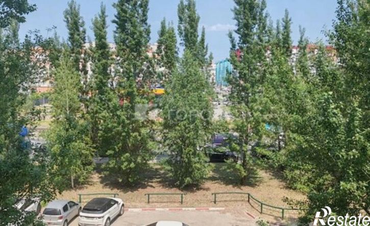 2-комн квартира Лазурная улица, 52,  д. 52