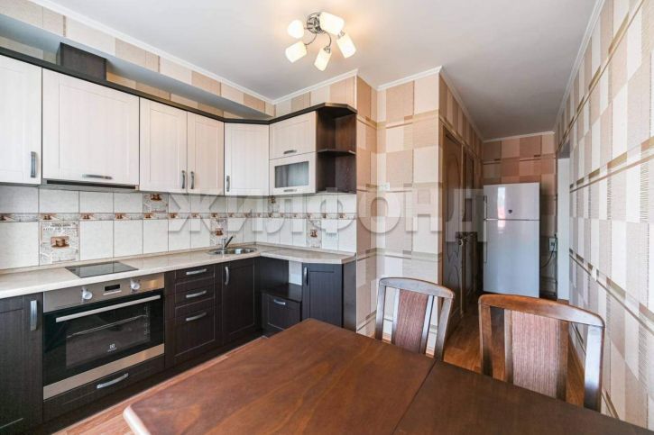 2-комн квартира Сергея Ускова улица, д.31