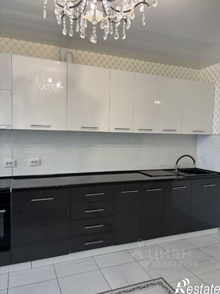 3-комн квартира Власихинская улица, 103,  д. 103