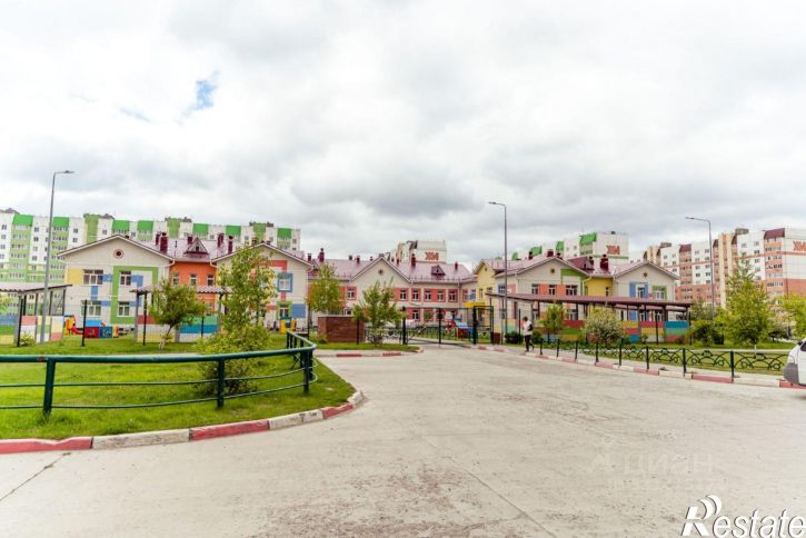 2-комн квартира Власихинская улица, 103,  д. 103