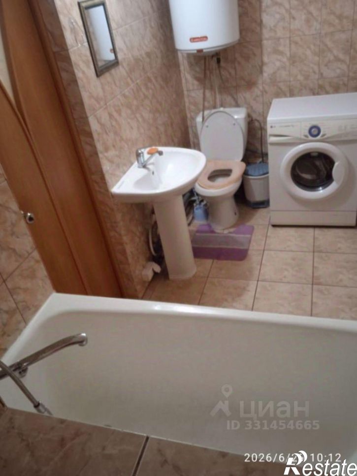 1-комн квартира улица Георгия Исакова, 284,  д. 284