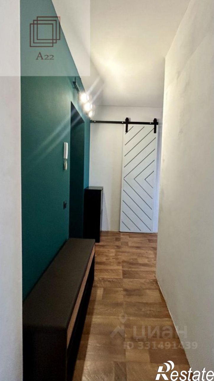 2-комн квартира улица Короленко, 3,  д. 3