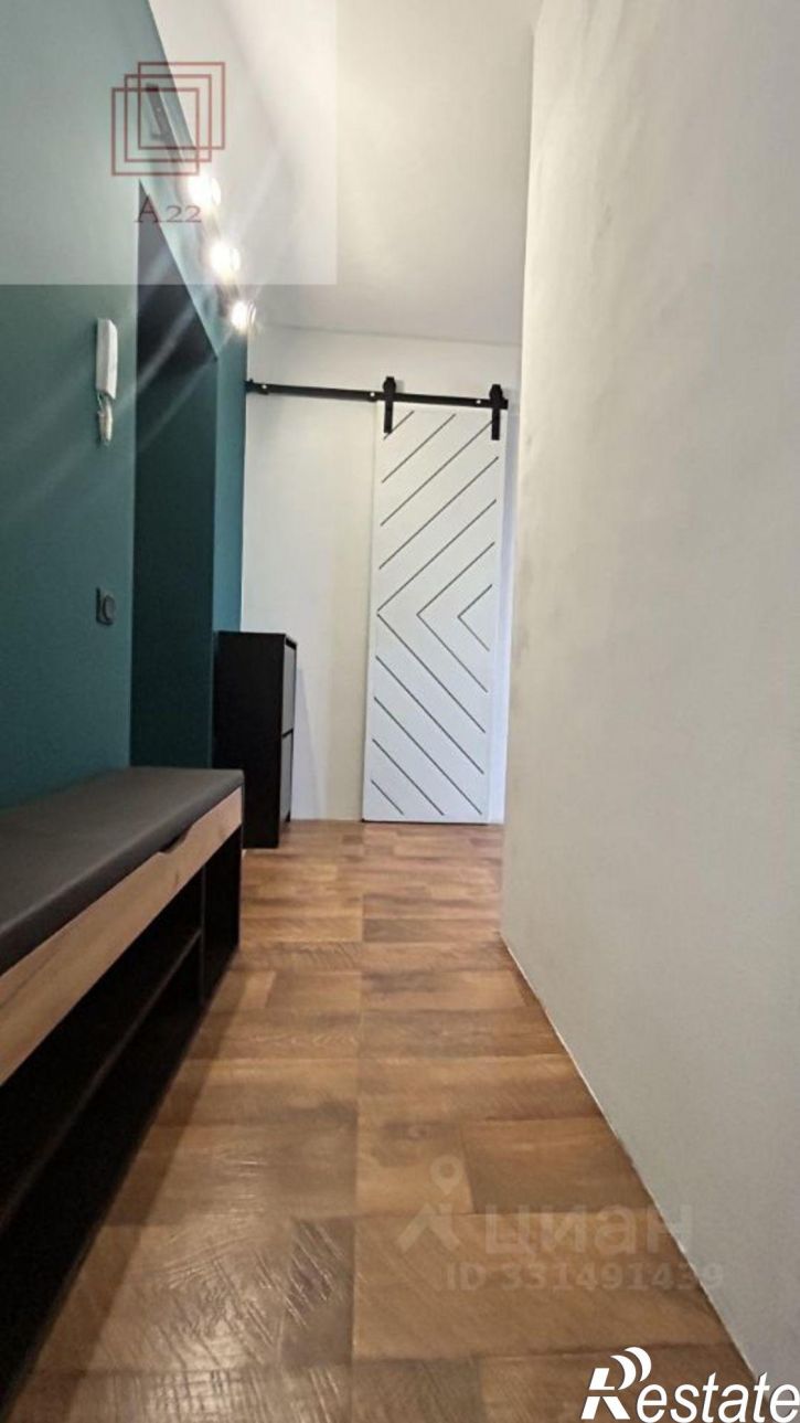 2-комн квартира улица Короленко, 3,  д. 3