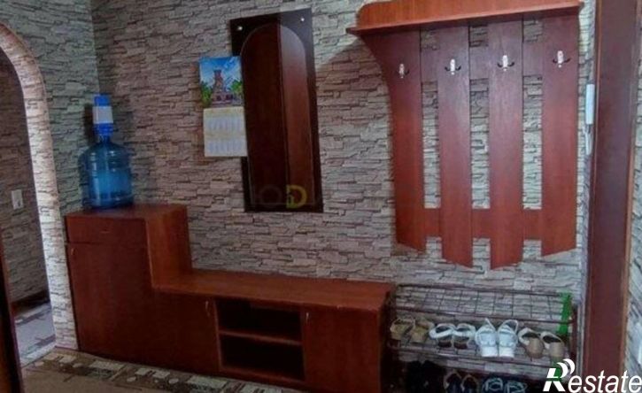 3-комн квартира улица Попова, 107,  д. 107