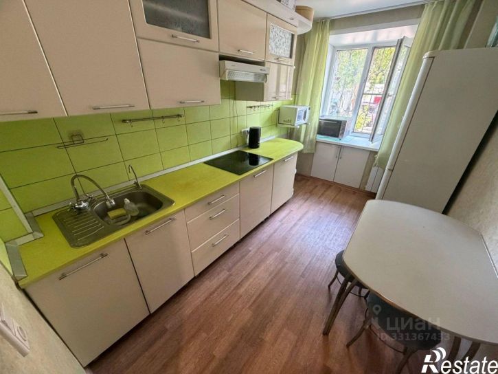 4-комн квартира улица Шумакова, 52,  д. 52