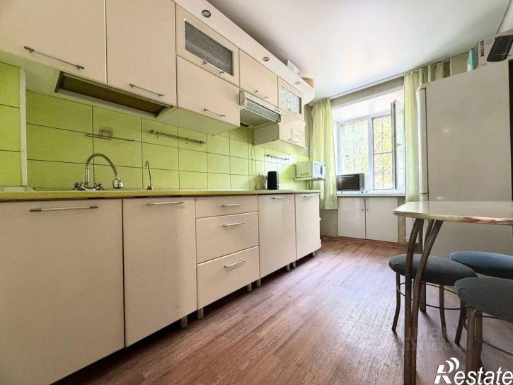 4-комн квартира улица Шумакова, 52,  д. 52