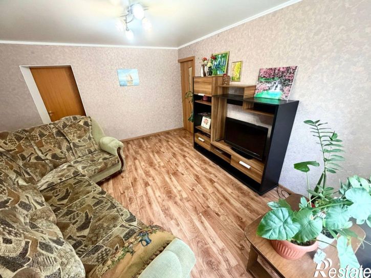 4-комн квартира улица Шумакова, 52,  д. 52
