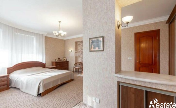 3-комн квартира улица Анатолия, 20,  д. 20