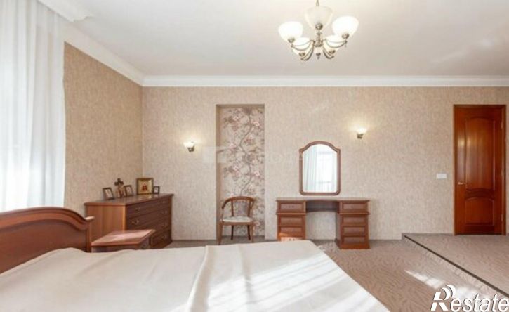 3-комн квартира улица Анатолия, 20,  д. 20