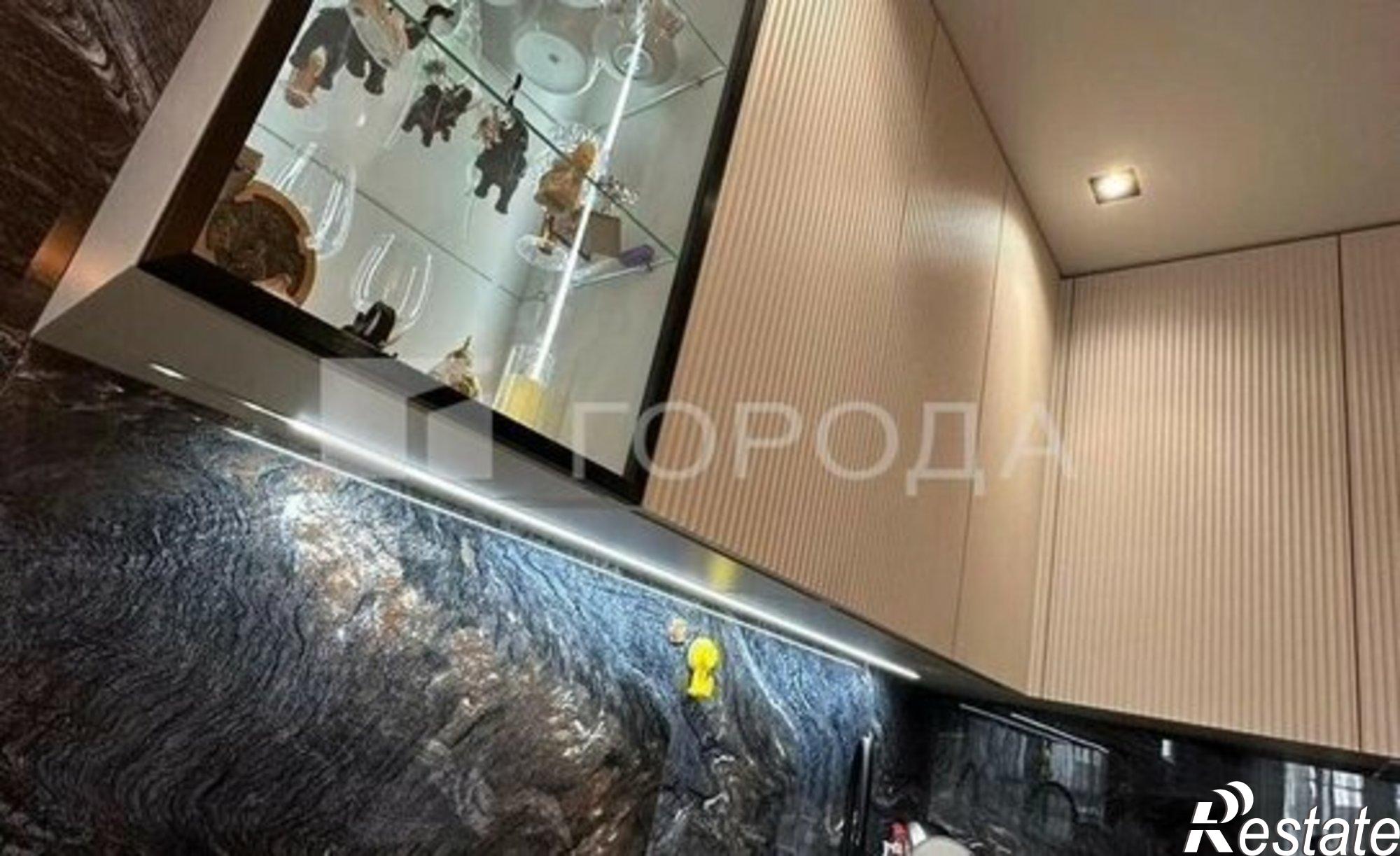Купить квартиру за 14 500 000 рублей на ул Профинтерна, 28а